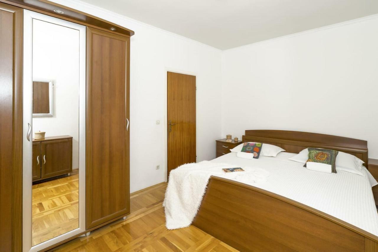 Apartmán Little Place Near Sea Apartman Jesenice  Exteriér fotografie